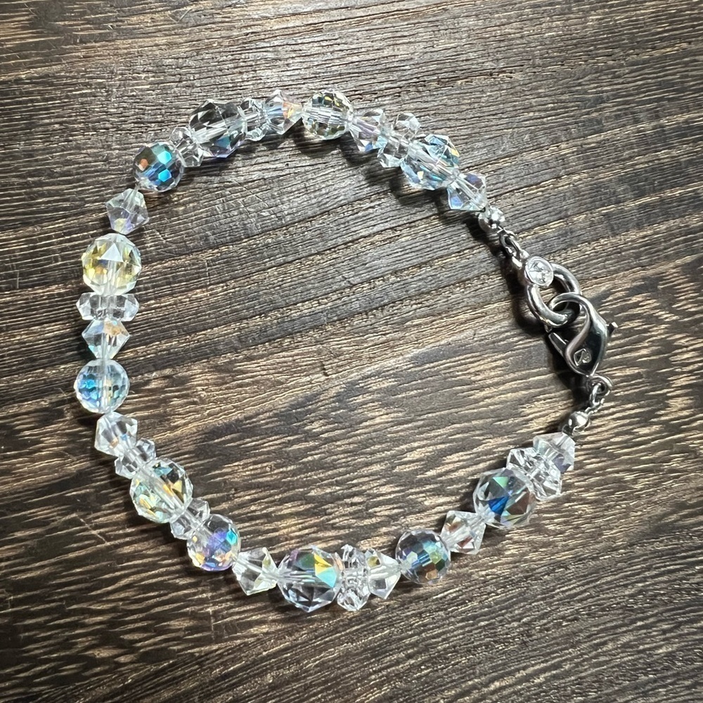 Beautiful Swarovski Crystal Bracelet 7” B1